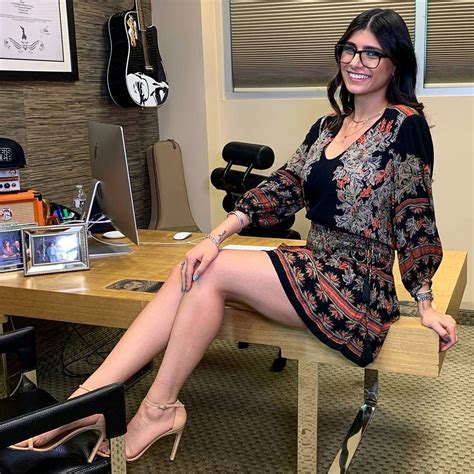 mia khalifa high heels|Mia Khalifa High Heels Vidéos Porno 